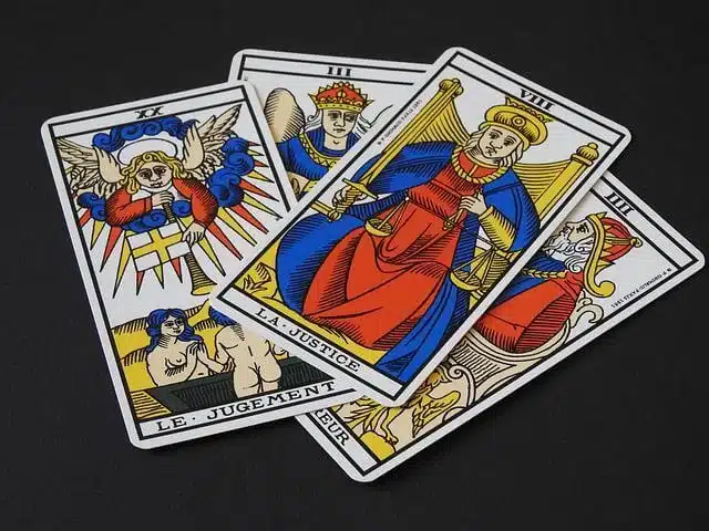 Trouvez las réponses à vos questions grâce à la richesse du tarot de Marseille!